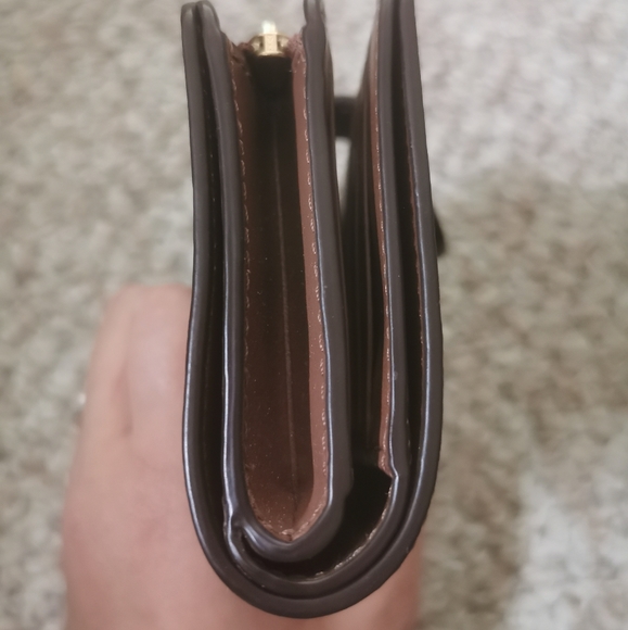 SOLD Coach signature khaki bifold wallet - Picture 7 of 8